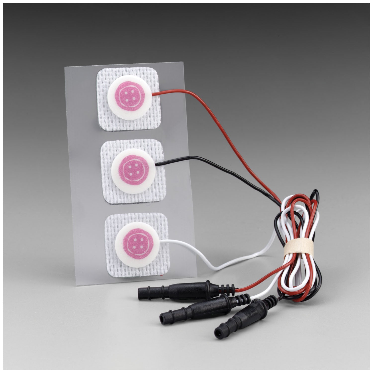 2282 - Solventum Corporation - Neonatal, 22 mm x 22 mm, electrodo radiotransparente precableado con paño suave, 3/bg, 100 bg/caja (solo EE. UU. continental + HI), caja