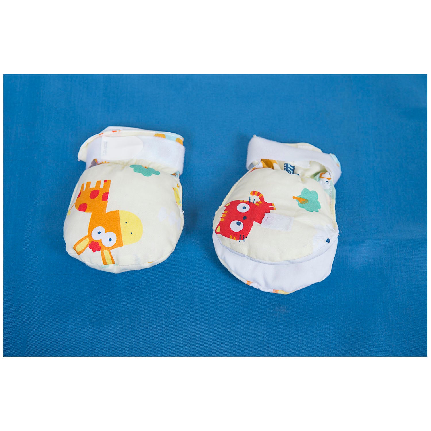MTPM391S - MarketLab, Inc. - Manoplas pediátricas, doble acolchado, solapa para ver los dedos, sin látex, para bebés (0 a 1 año), pr
