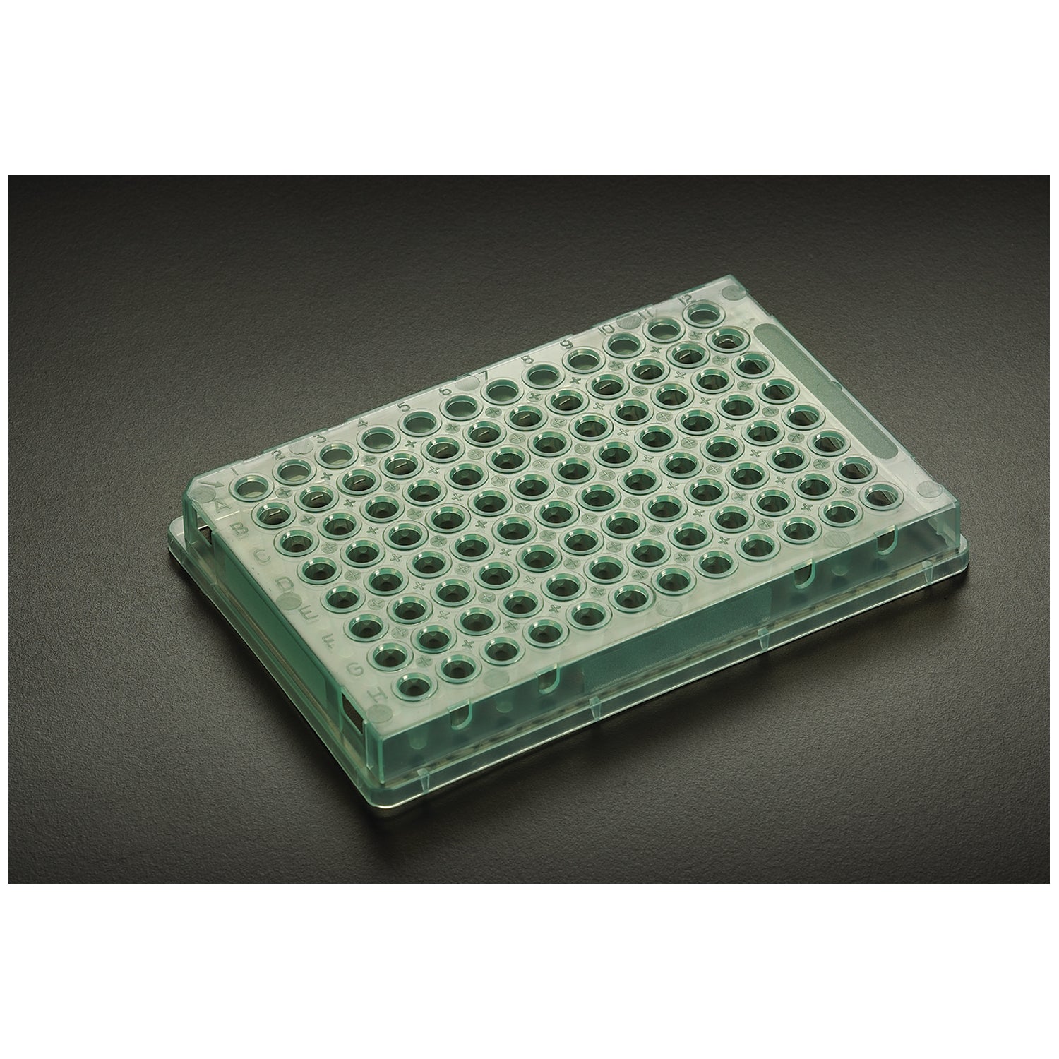 T323-96G - Simport Scientific - Placa de PCR de pared delgada de 96, 0,2 ml, verde, 10/bg, 10 bg/caja, caja
