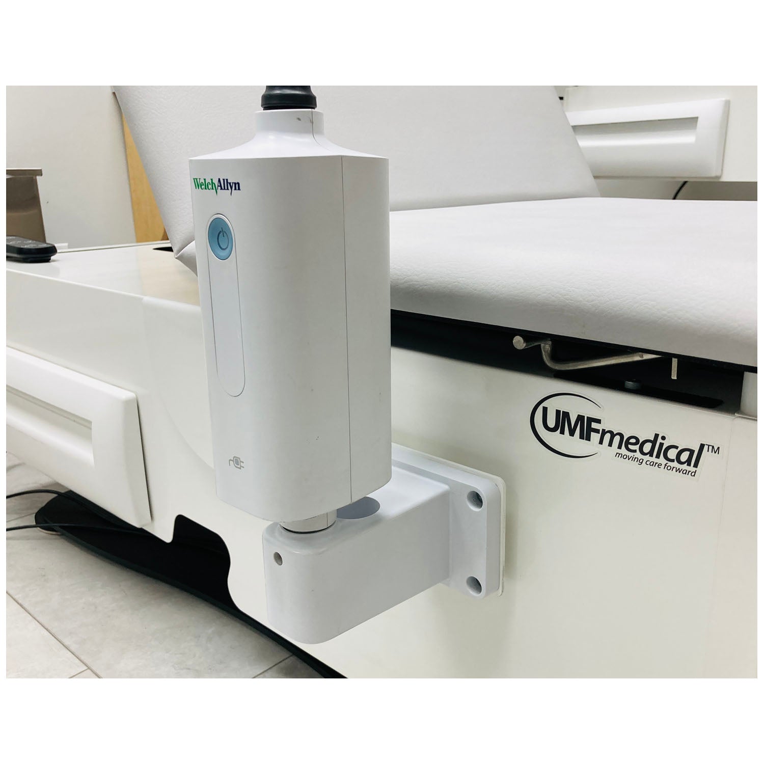 591 - UMF Medical - Welch Allyn Light Bracket Adapter for WA Bracket #48955 (Patient Right) (DROP SHIP ONLY)    , ea