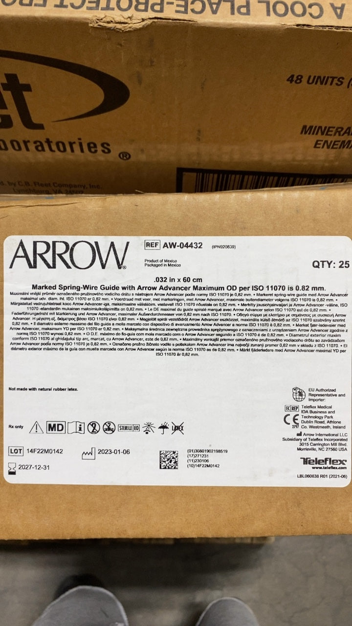 AW-04432 - TELEFLEX - Marked Spring-Wire Guide with Arrow Advancer Maximum OD per ISO 11070 is 0.82 mm, .032 in x 60 cm, (CS/25)